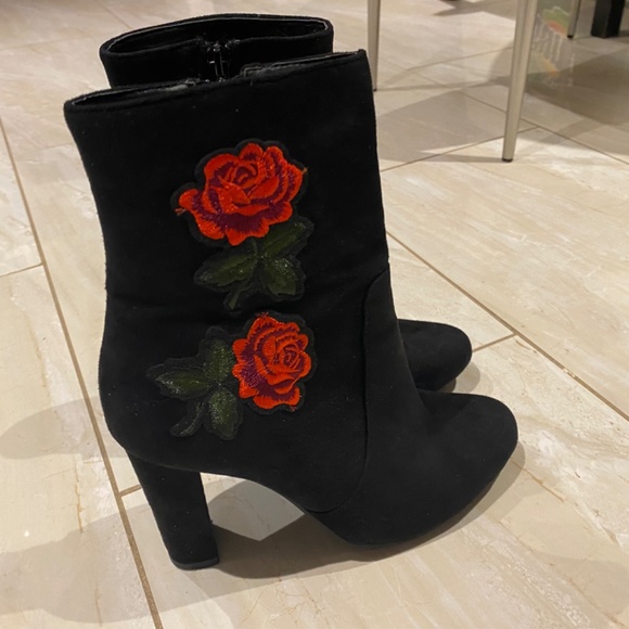 Street Wear Society - Picture 2 of 9